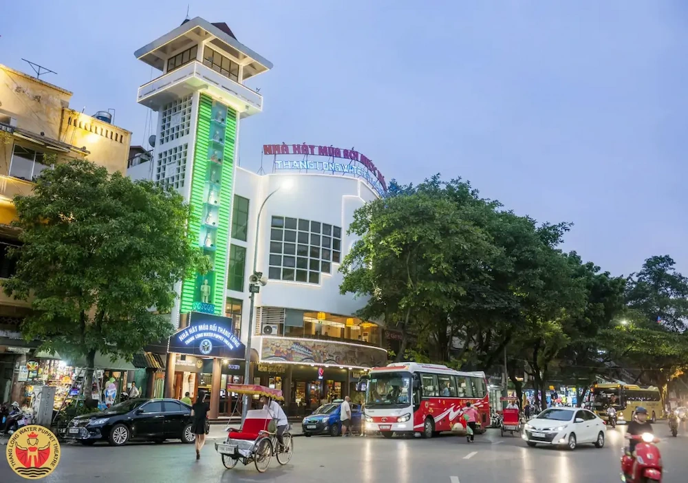 theatre marionnettes sur l'eau hanoi thang long