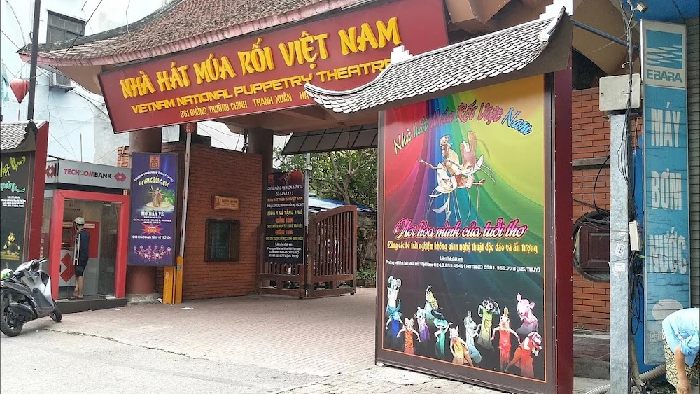 theatre marionnettes sur l'eau hanoi vietnam