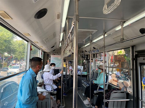 voyage en bus au vietnam à hanoi