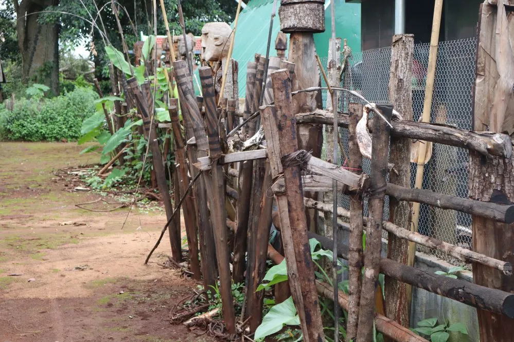 IMG_2371_Maison funéraire de Plei Kép