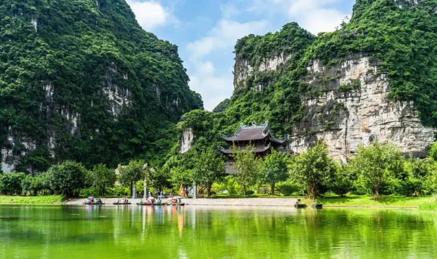 Quelle excursion en barque à Ninh Binh : Tam Coc ou Trang An ?