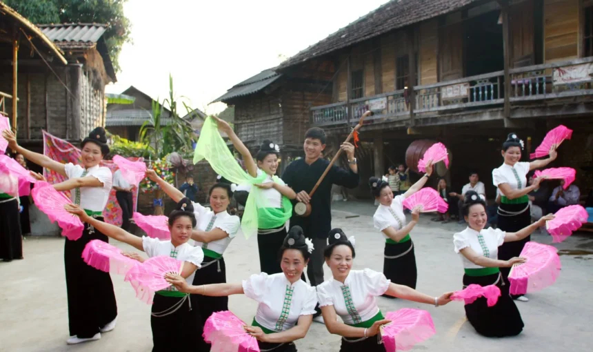 Découvrez le Festival Culturel et Touristique de Muong Lo à Nghia Lo