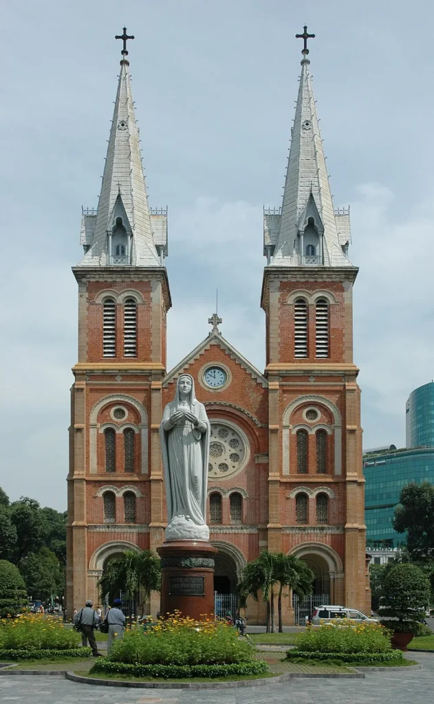 Cathédrale Notre-Dame, Hô Chi Minh-Ville