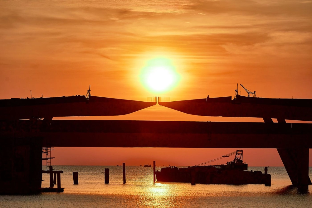 Crepuscule sur le pont des Baisers