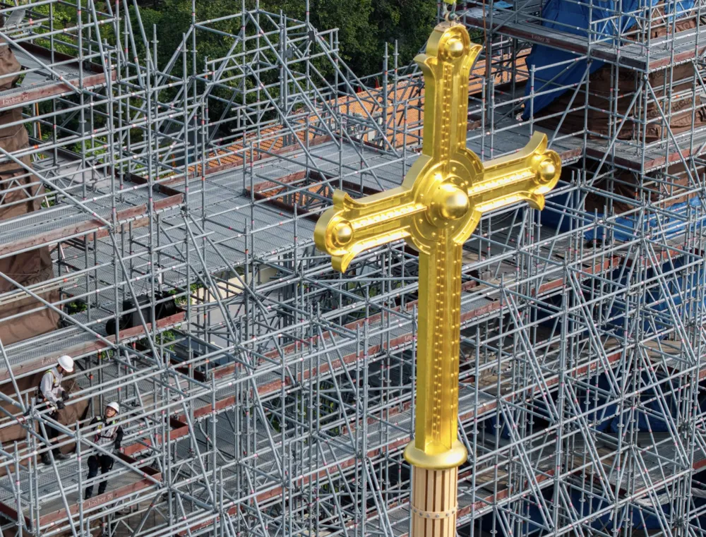 La nouvelle croix dorée