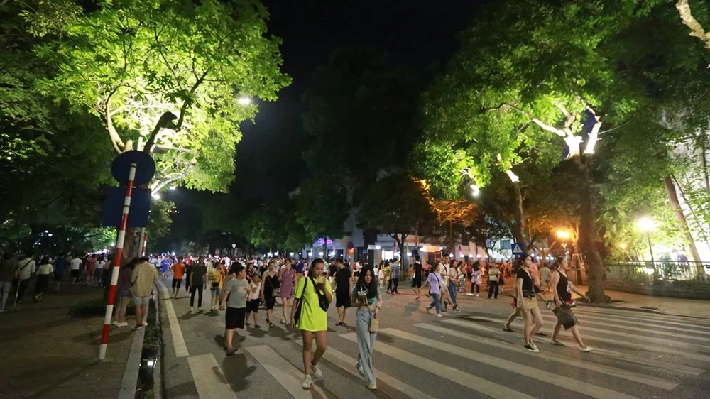 La rue piétonne Ho Guom de Hanoï