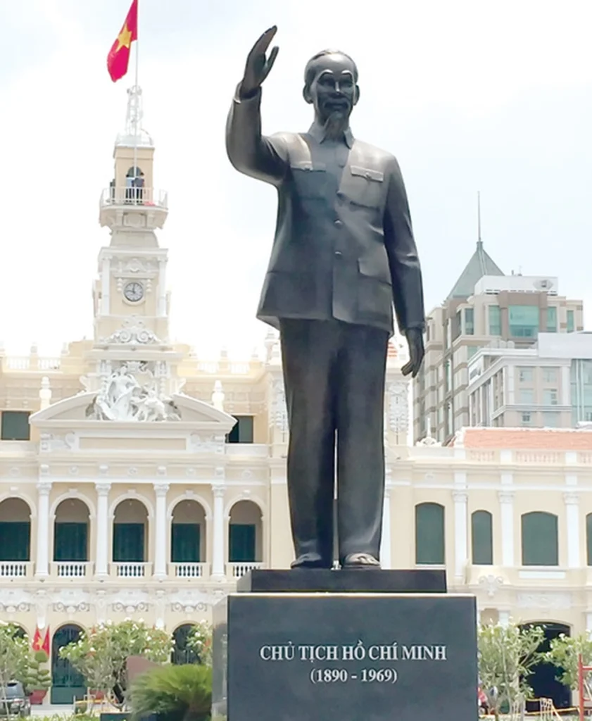 Le monument à Hô Chi Minh