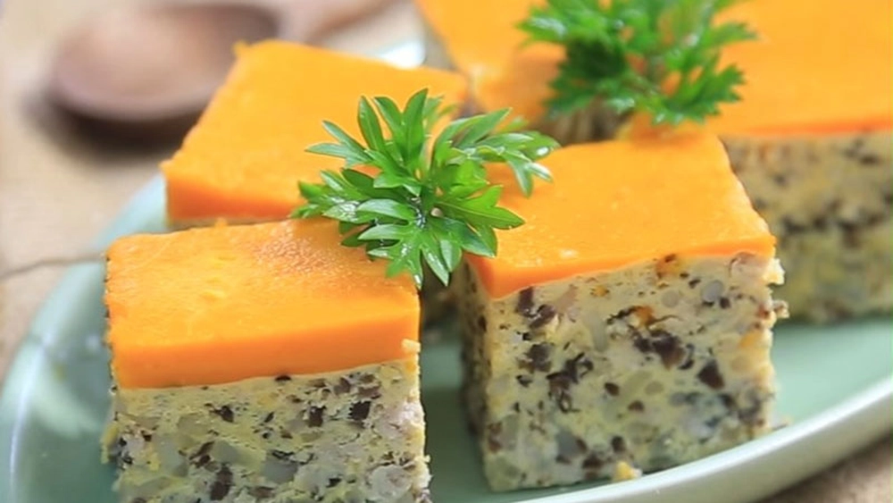 Le pâté de viande, d’œuf vapeur