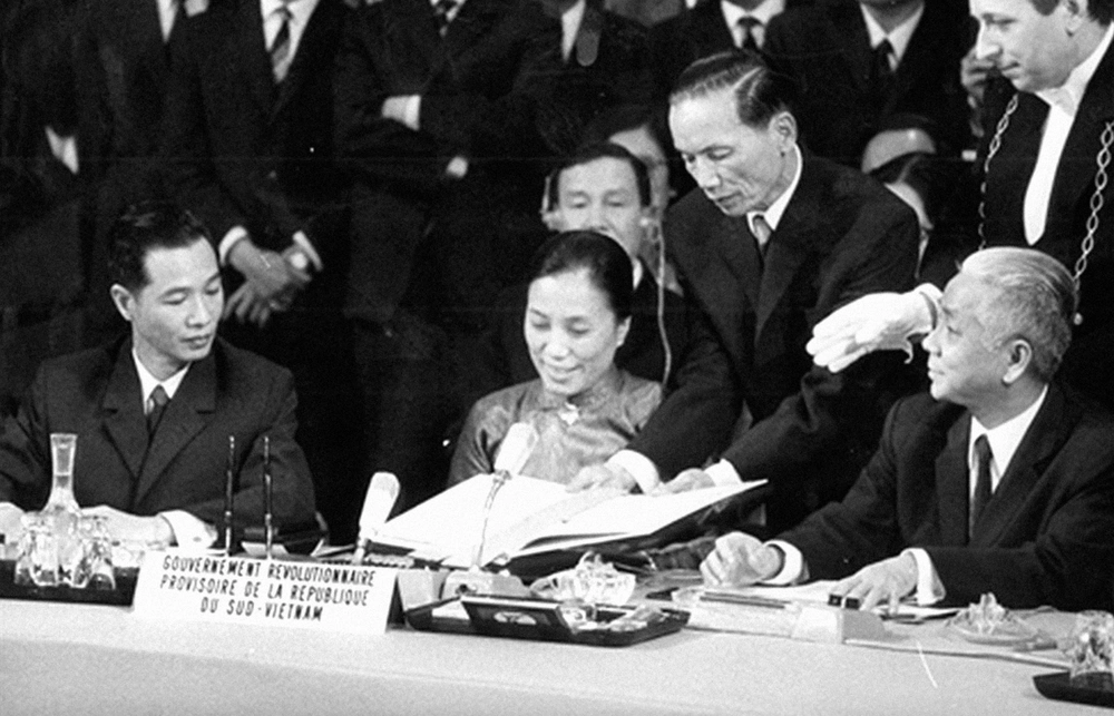 Nguyen Thi Binh a signé l'Accord de Paris