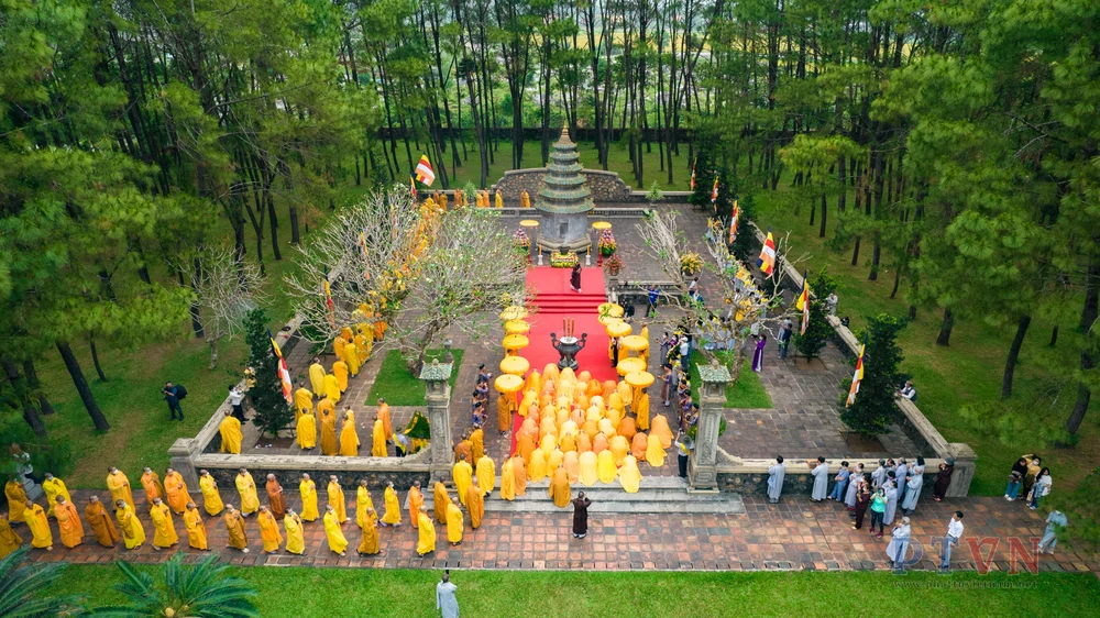 Pagode de la Dame Céleste (Thien Mu) 7_1000