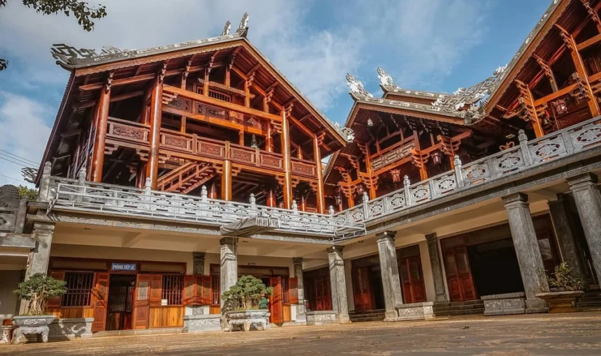 Sous le regard impérial : immersion à la pagode Sac Tu Khai Doan