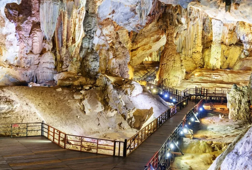 La grotte du Paradis a Quang Binh
