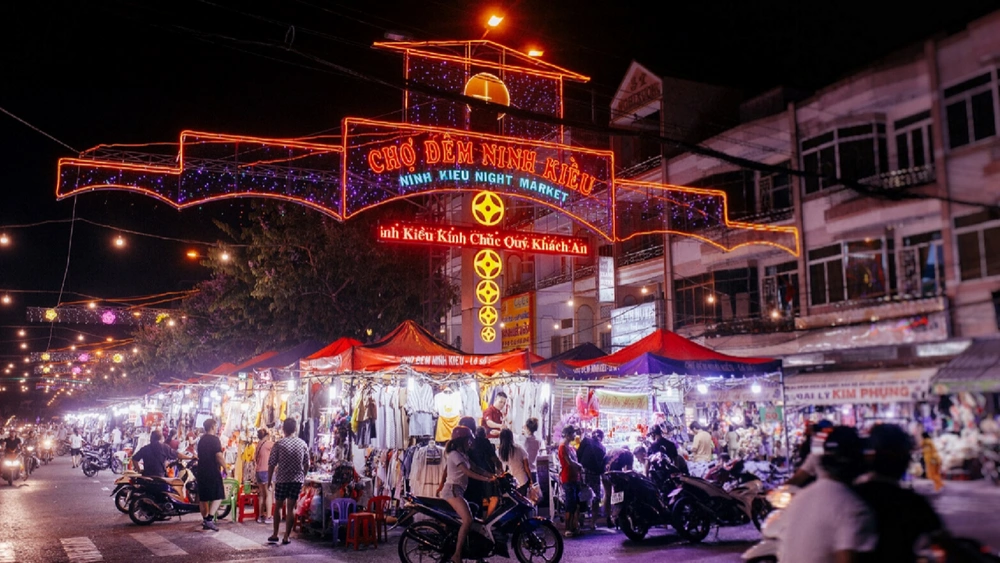 Le marché de nuit de Ninh Kieu