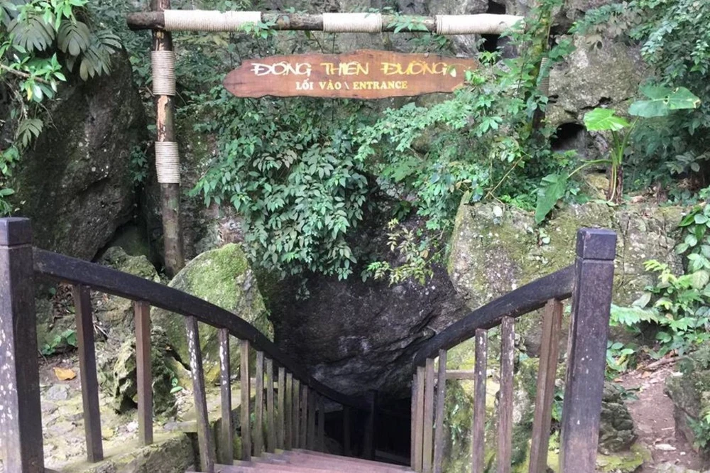 L'entree de Thien Duong quang binh