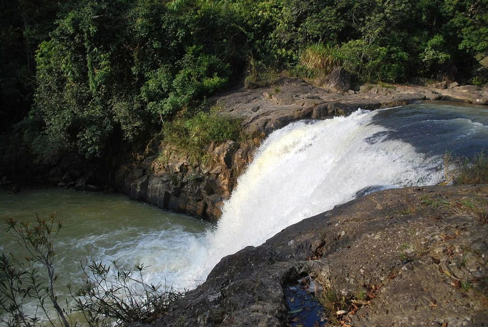 cascade Dak Ke mang den