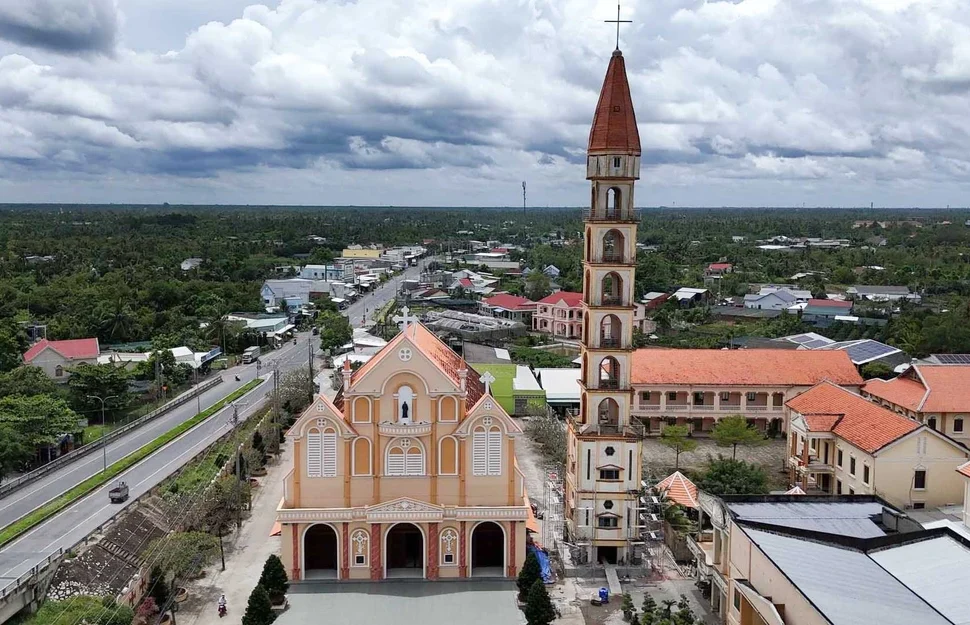 eglise cai mon vinh long vietnam