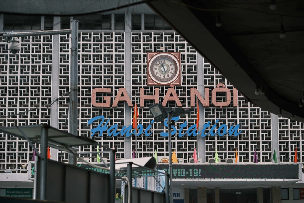 gare hanoi vietnam