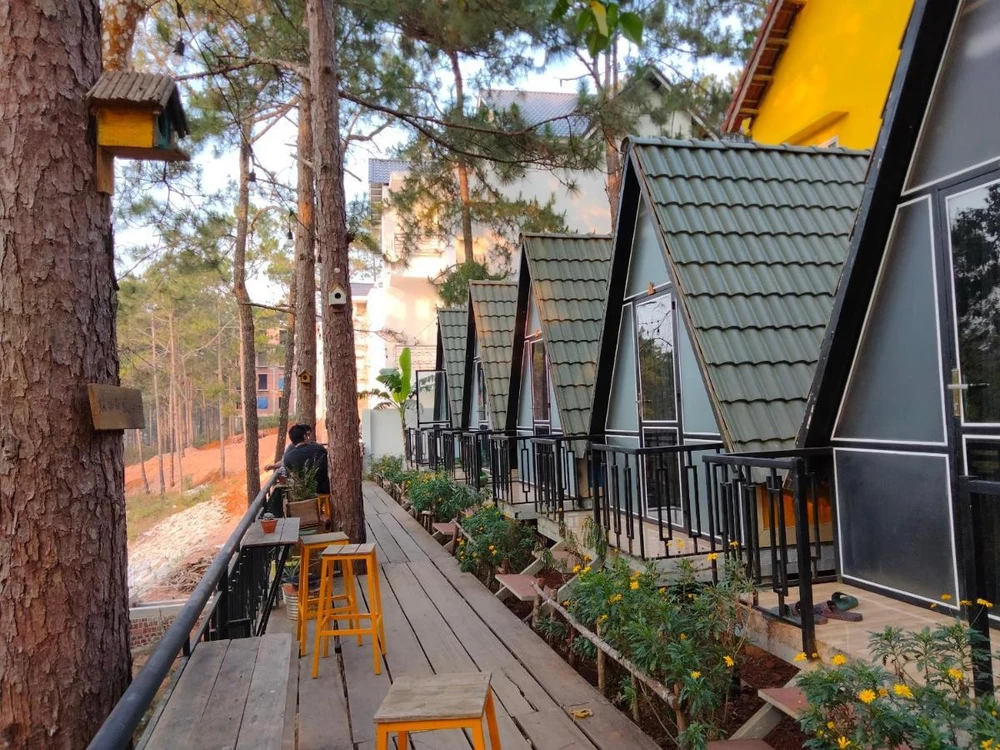 hotel mang den