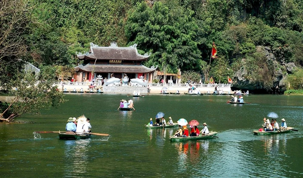 la barque de Ba Hoa chua huong