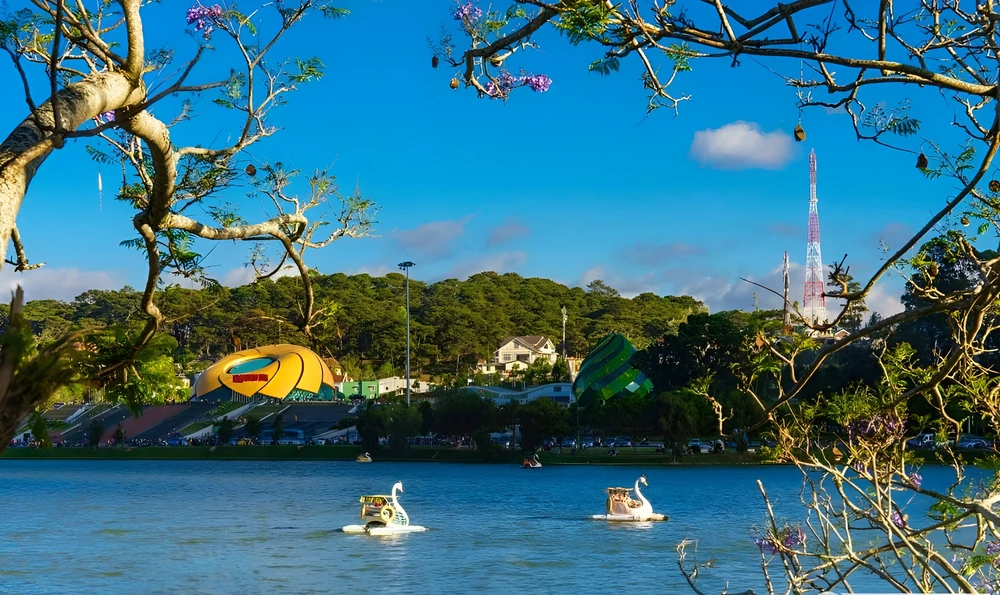 lac xuan huong vietnam da lat