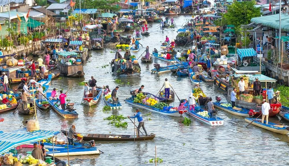 marché flottant de Long Xuyen an giang