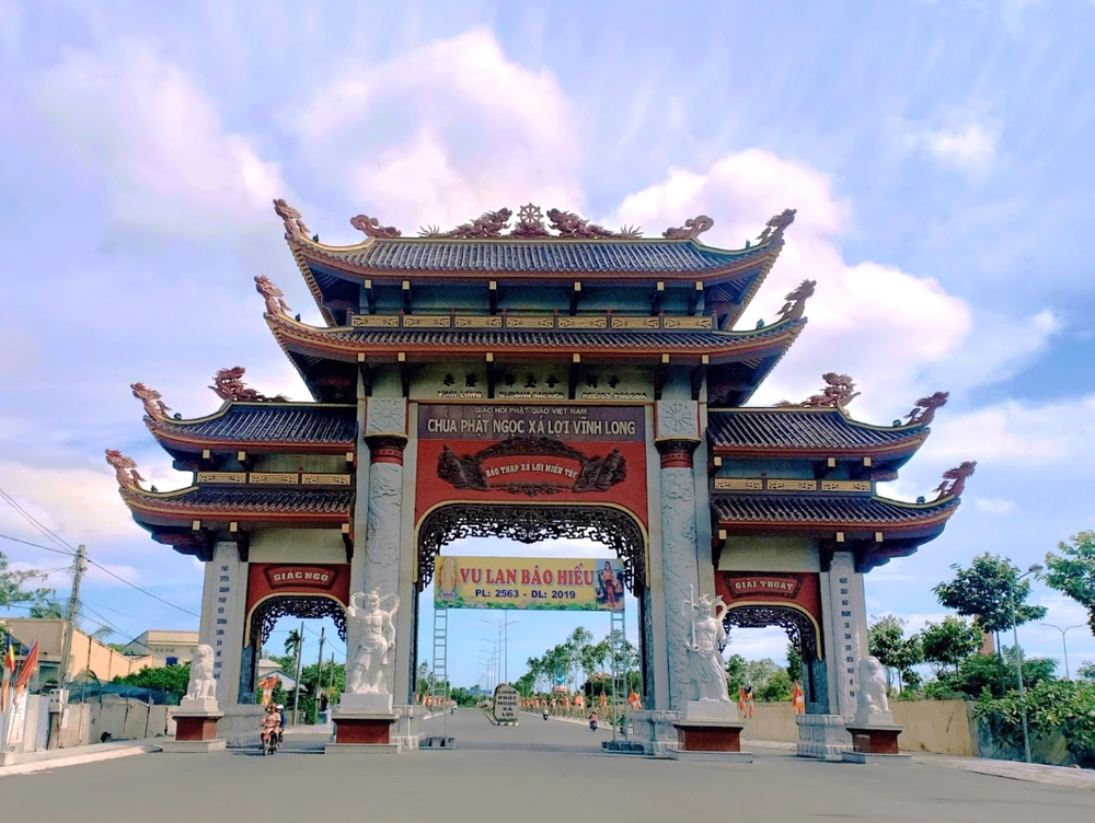 pagode Phat Ngoc Xa Loi vinh long