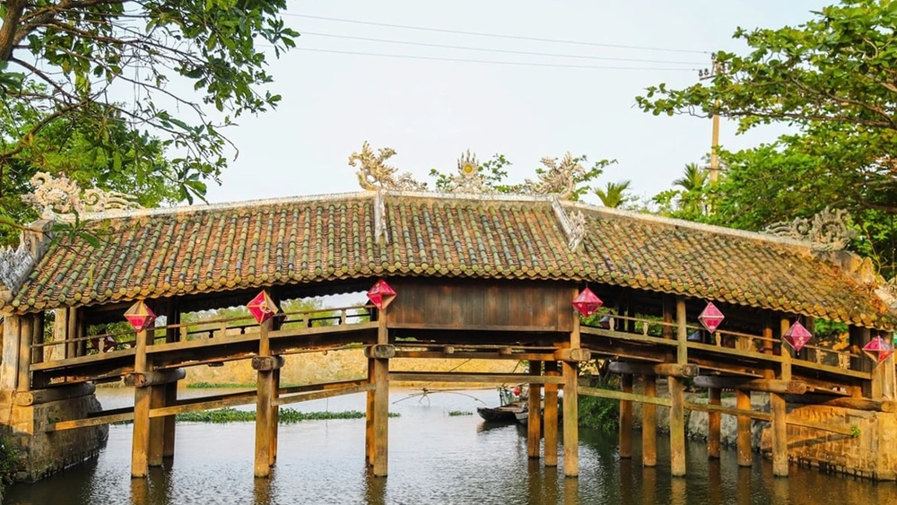 pont couvert de thanh toan hue