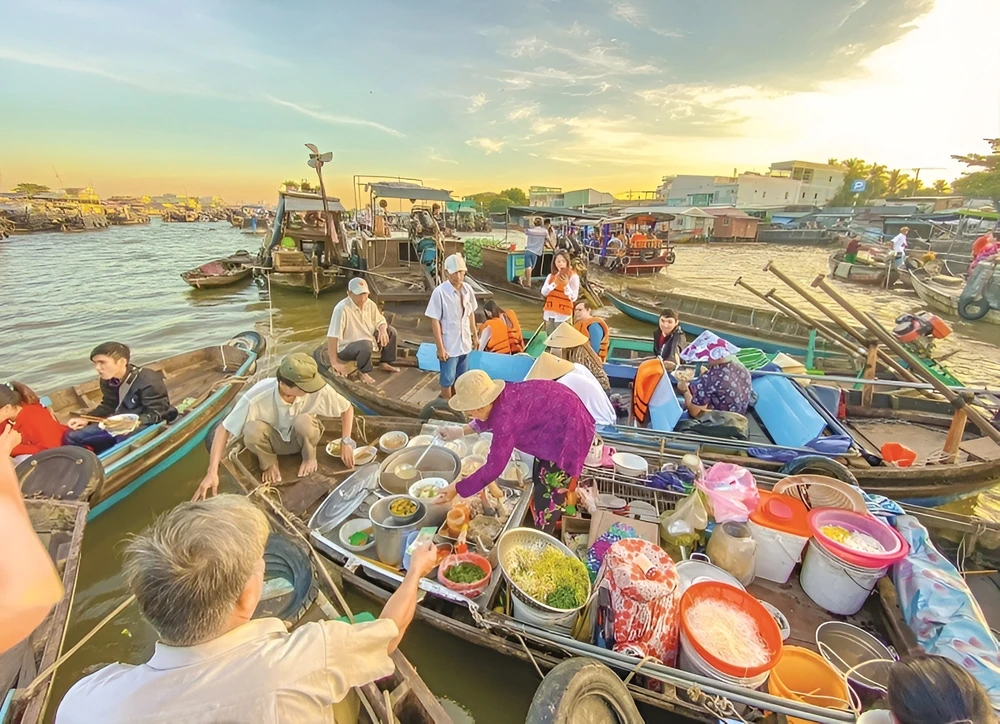 prendre un petit-dejeuner sur le bateau a tra on vinh long