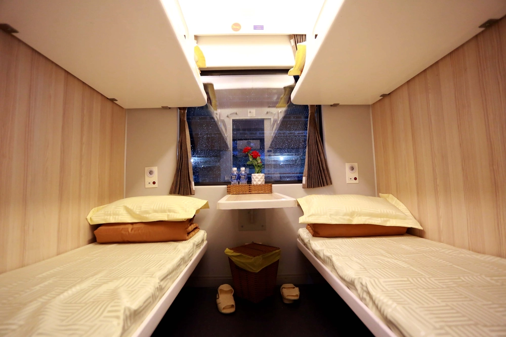 voitures privées et premium du train vietnam